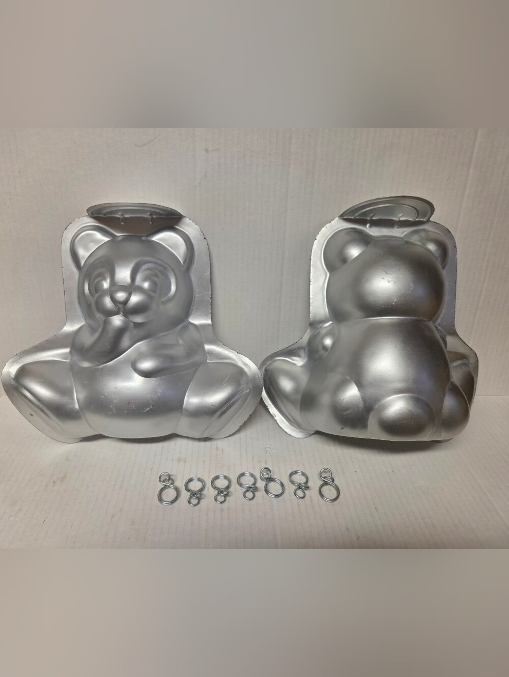 Vintage 70s Wilton 3D 2-Piece Stand-Up Aluminum Baking Mold Bear Cake Pan Set